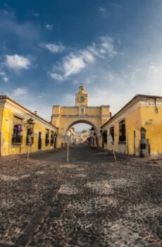 ANTIGUA WALKING TOUR